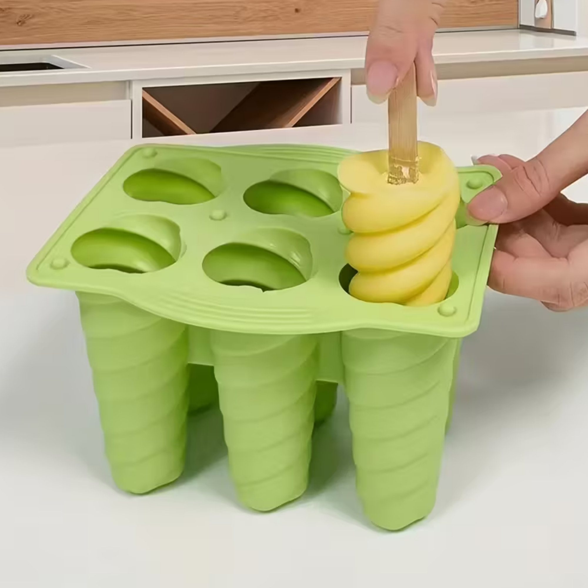 6-Cavity Spiral Popsicle Maker Mold – BPA-Free Ice Cream Mold with Stand & Hanging Loop, Reusable Non-Toxic Design for Homemade Ice Cream, Sorbet & Slushies (Green & Black Pastel)